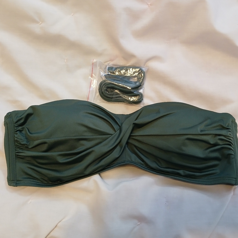Kona Sol Medium Green Swimsuite Top